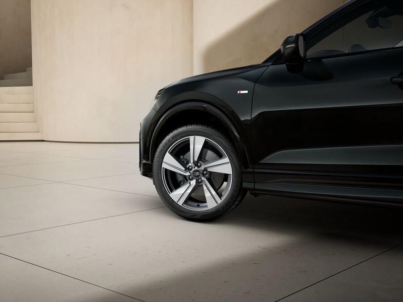 7 - Audi Q2 35 2.0 tdi s line edition s tronic
