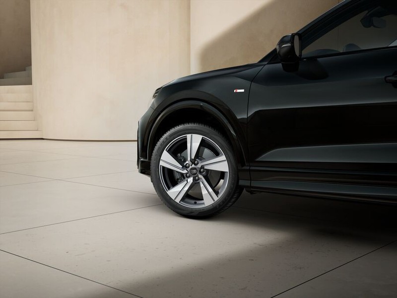 7 - Audi Q2 35 2.0 tdi s line edition s tronic