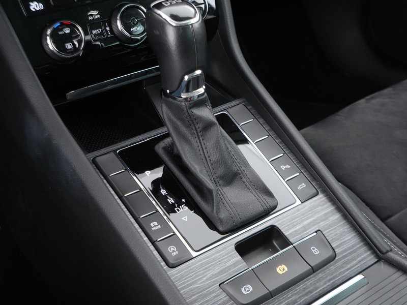 25 - Skoda Superb wagon 2.0 tdi evo scr 150cv style dsg