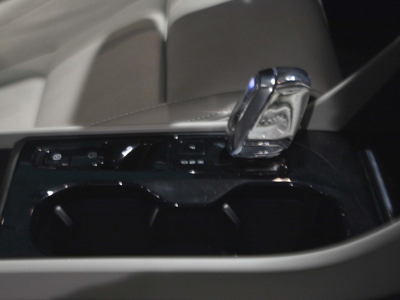 19 - Volvo XC40 1.5 t5 recharge plug-in-hybrid plus bright automatico