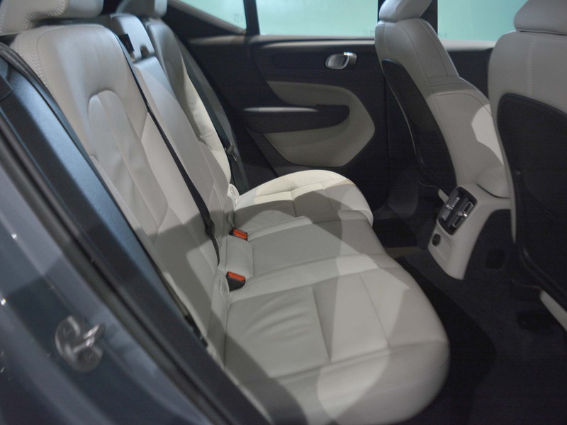 7 - Volvo XC40 1.5 t5 recharge plug-in-hybrid plus bright automatico