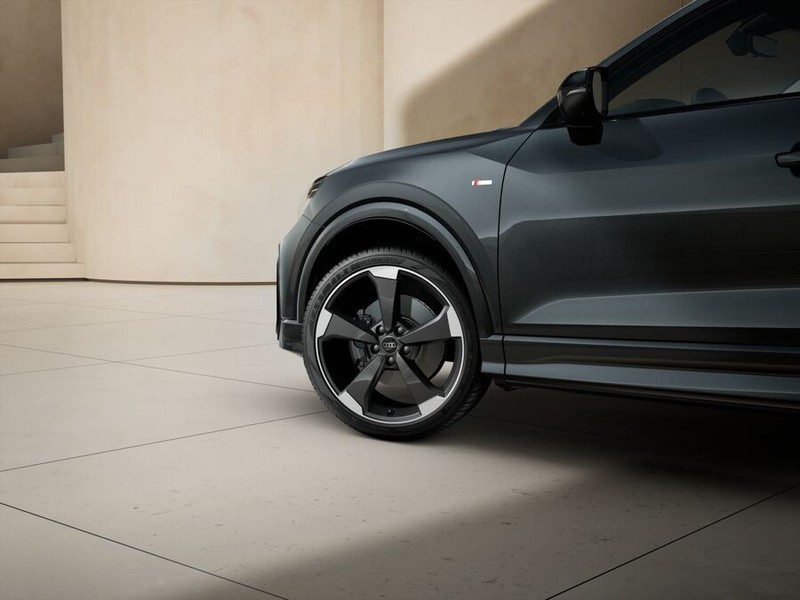7 - Audi Q2 35 2.0 tdi identity black s tronic