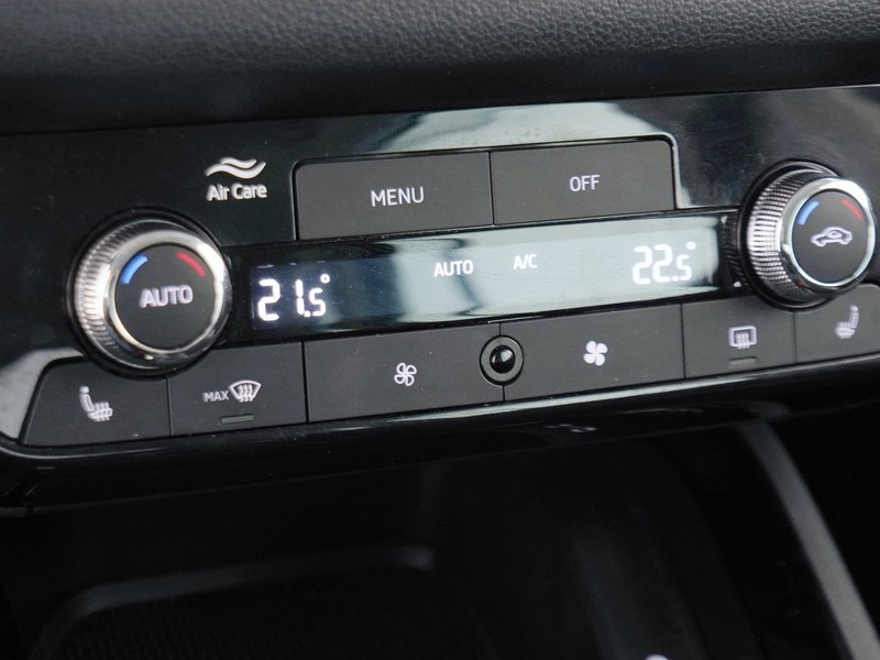 25 - Skoda Kamiq 1.0 tsi 115cv black dots