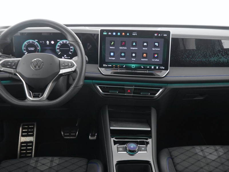 7 - Volkswagen Tiguan 2.0 tdi scr 150cv r-line dsg
