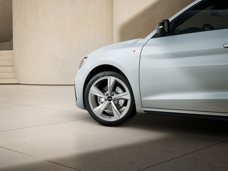 7 - Audi A1 sportback 30 1.0 tfsi 116cv s line edition s tronic