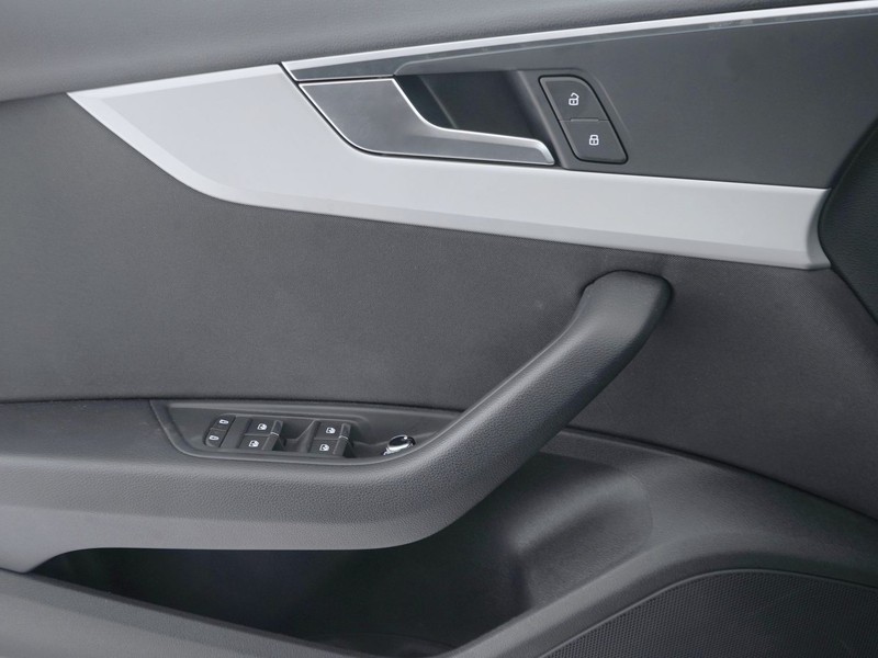 13 - Audi A4 avant 35 2.0 tdi mhev 163cv business advanced s tronic