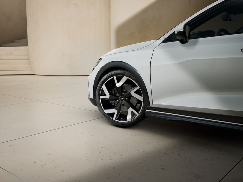 7 - Audi A3 allstreet 1.5 tfsi mhev 48v 150cv identity contrast