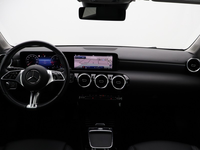 13 - Mercedes Classe A 180 d progressive advanced plus speedshift dct amg 8g