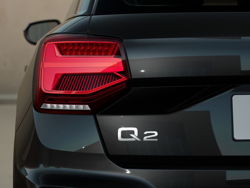 7 - Audi Q2 35 1.5 tfsi s line edition s tronic