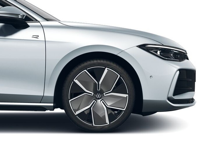 7 - Volkswagen Passat 2.0 tdi scr evo 150cv r-line plus dsg