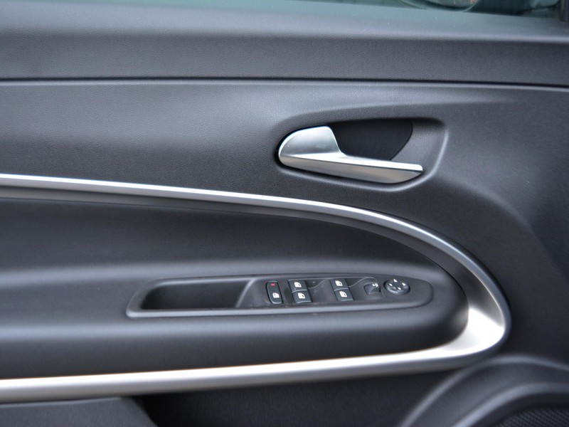 13 - Jeep Avenger 1.2 turbo e-hybrid mhev 110cv summit fwd edct6