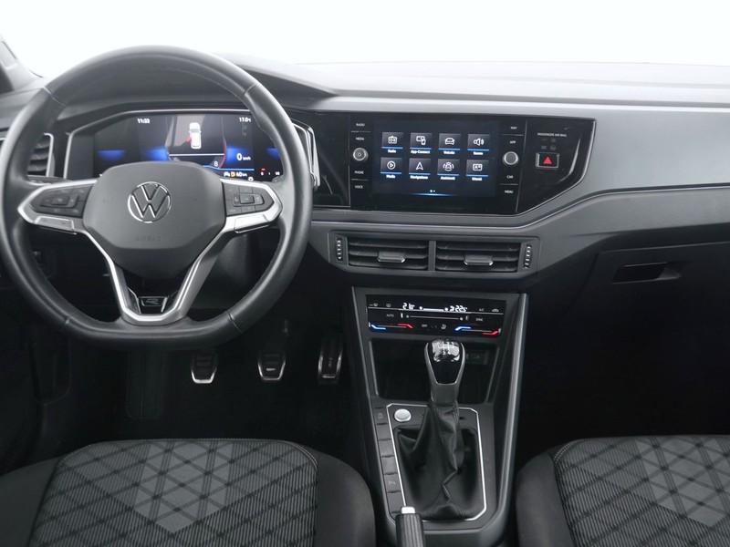 7 - Volkswagen Polo 1.0 tsi 95cv r line