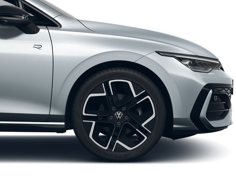 7 - Volkswagen Golf 1.5 etsi act 150cv r-line plus