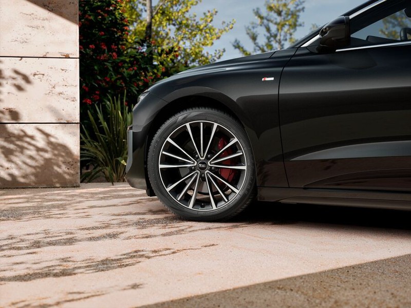 7 - Audi A6 e-tron sportback performance s line edition 367cv