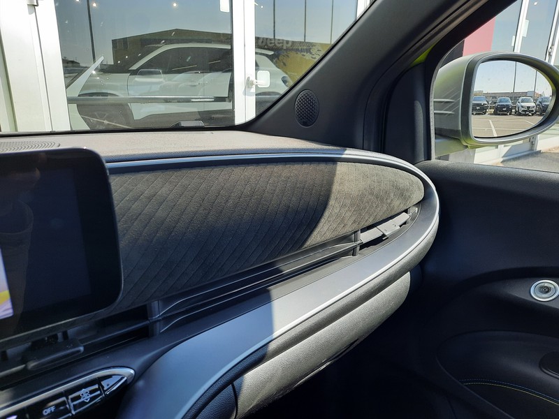 19 - Abarth 500e 42 kwh scorpionissima