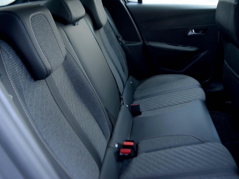 7 - Peugeot 208 1.2 puretech 100cv allure s&s