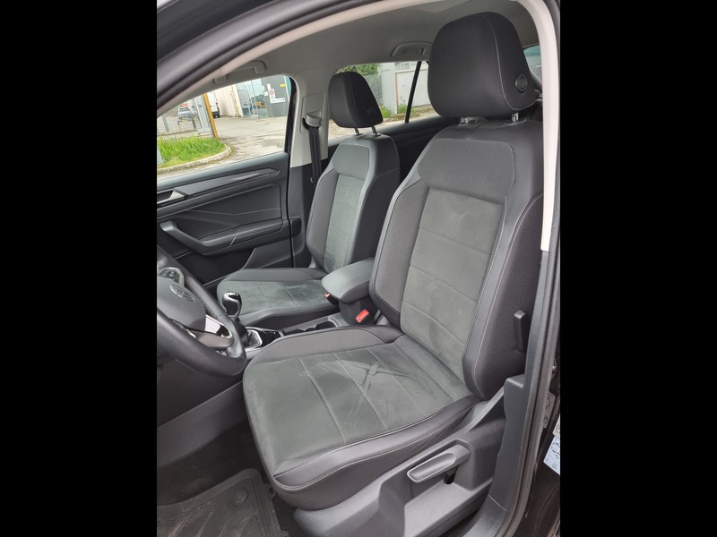 7 - Volkswagen T-Roc 1.0 tsi 110cv style