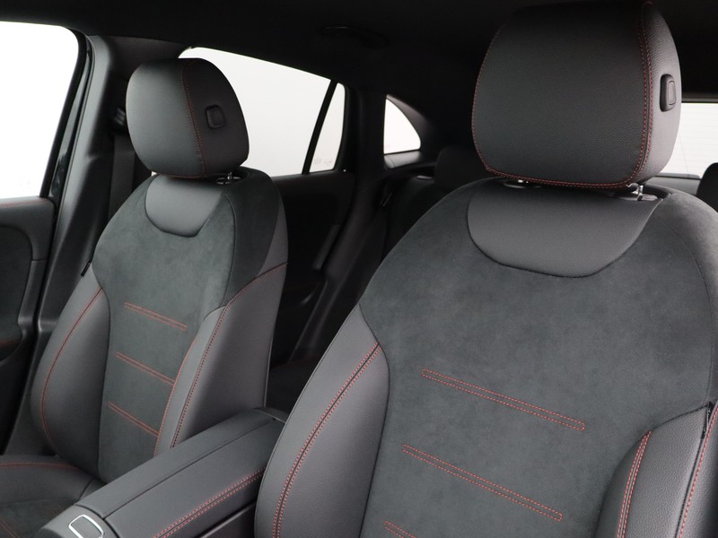 7 - Mercedes GLA 200 d amg line premium 4matic 8g-dct