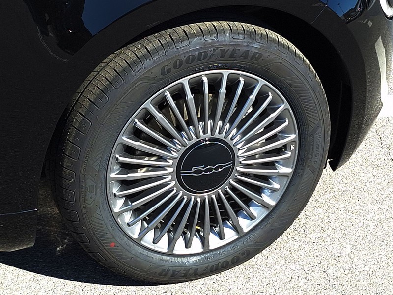 13 - Fiat 500 1.0 hybrid torino