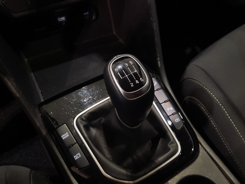 13 - Kia Sportage 1.6 t-gdi mhev business imt