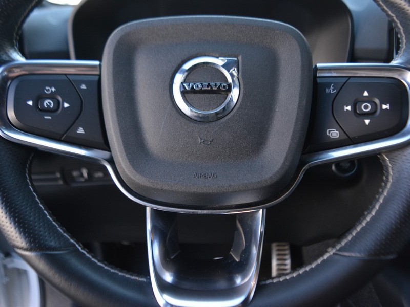 19 - Volvo XC40 1.5 t4 recharge plug-in-hybrid r-design geartronic my21
