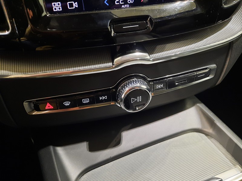 13 - Volvo XC60 2.0 b4 plus bright automatico