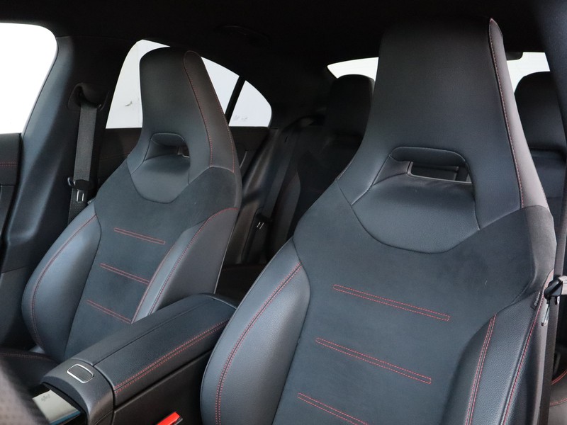 7 - Mercedes CLA coupe 200 amg line advanced plus 7g-dct