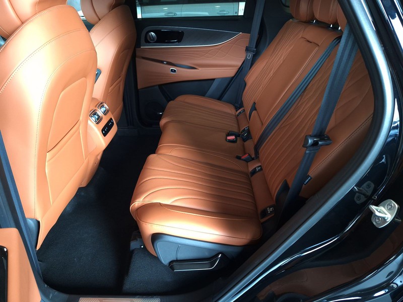 13 - Jaecoo 8 JAECOO SHS-P PHEV 1.5TGDI - Trazione AWD DHT3 Exclusive AWD - Interni Cuoio