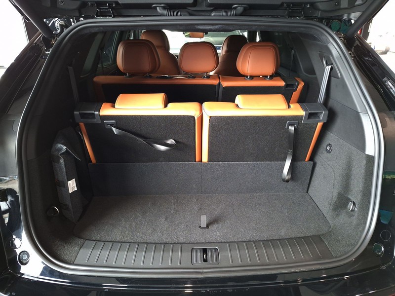 7 - Jaecoo 8 JAECOO SHS-P PHEV 1.5TGDI - Trazione AWD DHT3 Exclusive AWD - Interni Cuoio