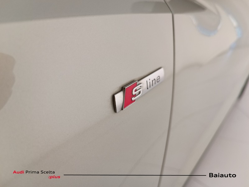 25 - Audi Q3 sportback 35 2.0 tdi s line edition s tronic