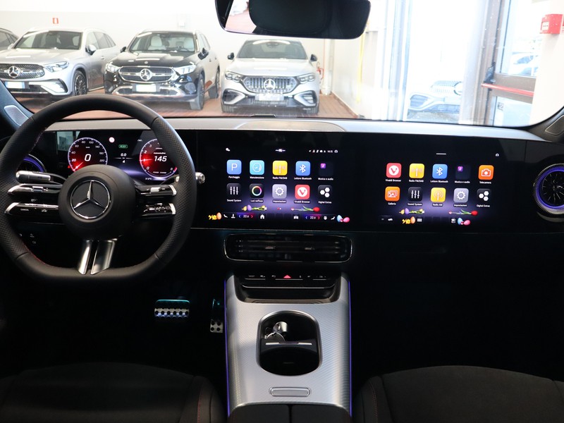 13 - Mercedes CLA 200 premium 4matic auto