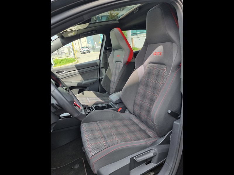 7 - Volkswagen Golf 2.0 tsi 245cv gti dsg