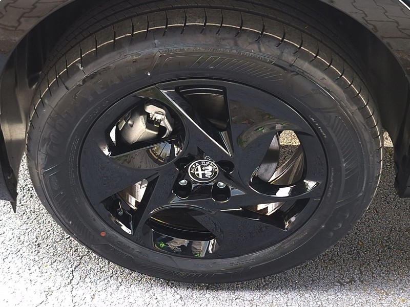 13 - Alfa Romeo Junior 1.2 hybrid 145cv ibrida edct6