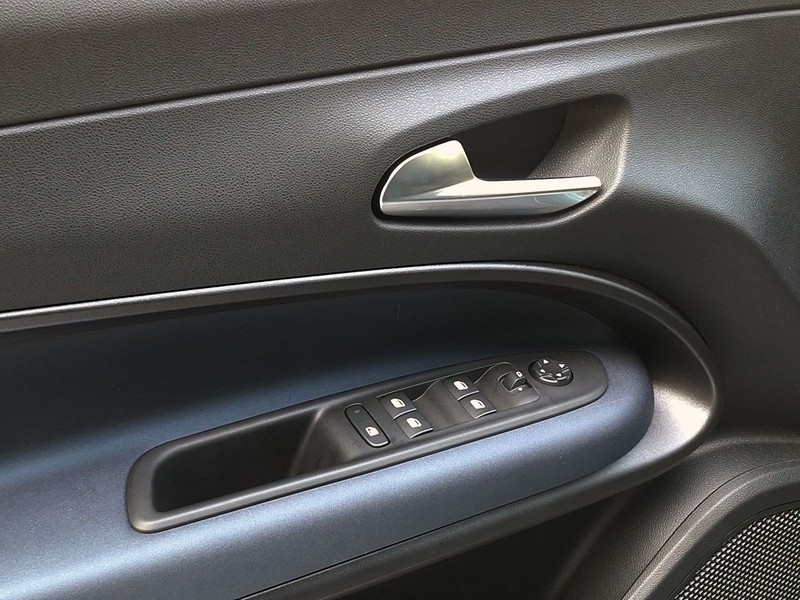 19 - Alfa Romeo Junior 1.2 hybrid 145cv ibrida edct6