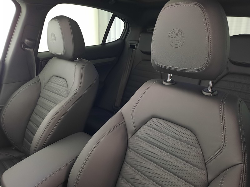 19 - Alfa Romeo Stelvio 2.2 turbo 210cv veloce q4 at8
