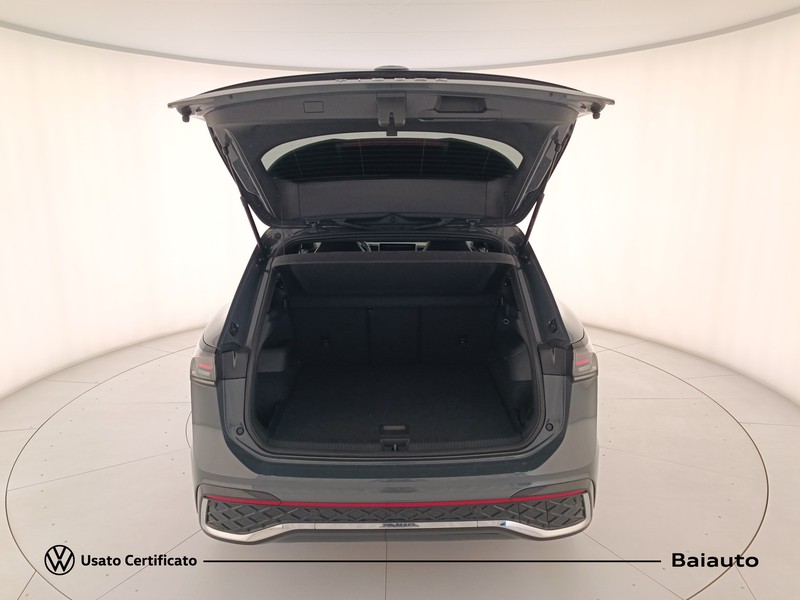 31 - Volkswagen Tiguan 2.0 tdi scr 150cv r-line dsg