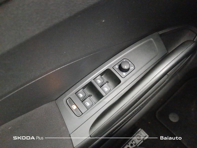 19 - Skoda Fabia 1.0 mpi 80cv 130 edition
