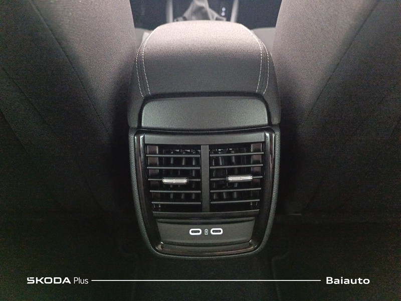 13 - Skoda Kamiq 1.0 tsi 115cv black dots dsg
