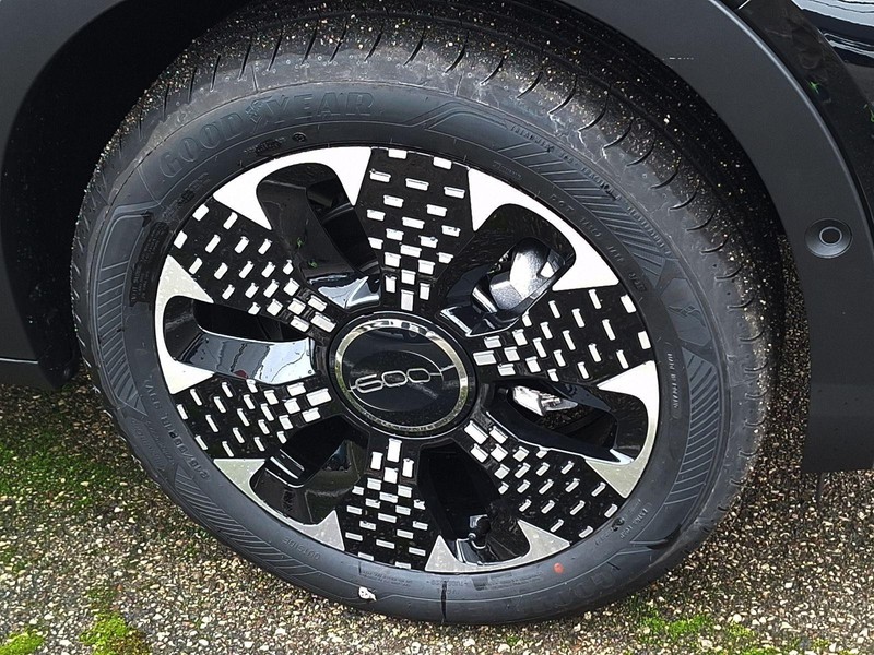 13 - Fiat 600 1.2 hybrid 110cv la prima ii edct