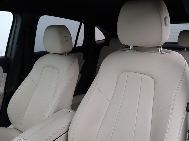 7 - Mercedes GLA 180 d progressive advanced plus 8g-dct