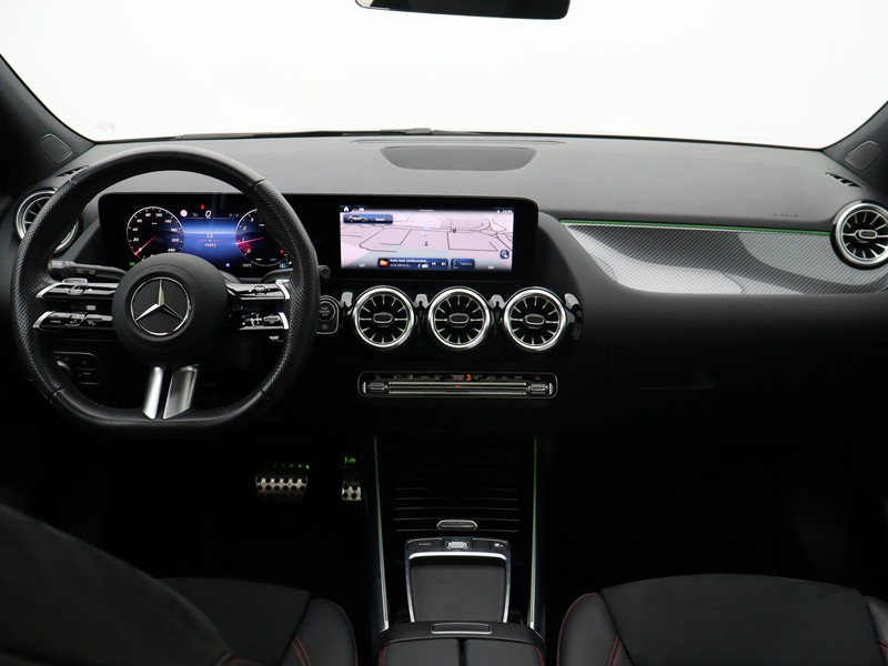 13 - Mercedes GLA 250 amg line premium plus 4matic 8g-dct