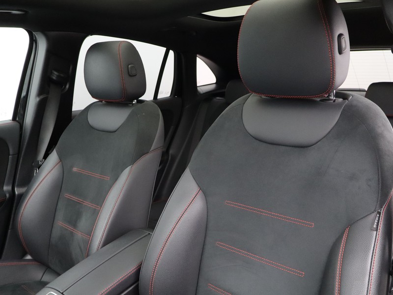 7 - Mercedes GLA 250 amg line premium plus 4matic 8g-dct