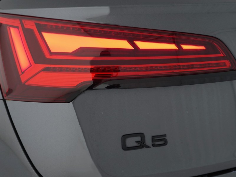 7 - Audi Q5 40 2.0 tdi mhev 12v s line quattro s tronic