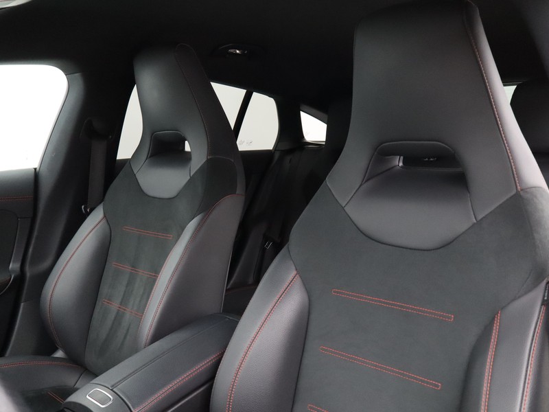 7 - Mercedes CLA shooting brake 200 d amg line premium 8g-dct