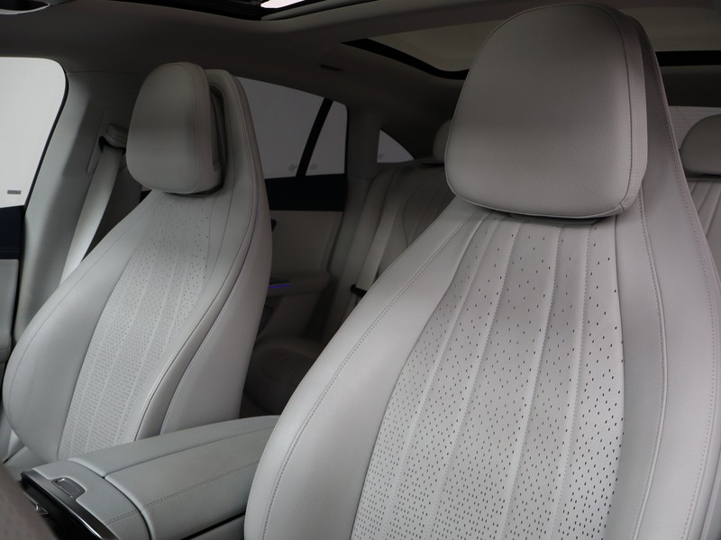 7 - Mercedes EQE 350 premium plus 4matic