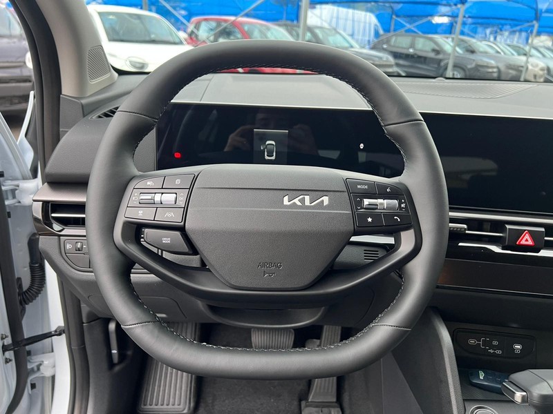 13 - Kia Sportage 1.6 crdi mhev business dct7