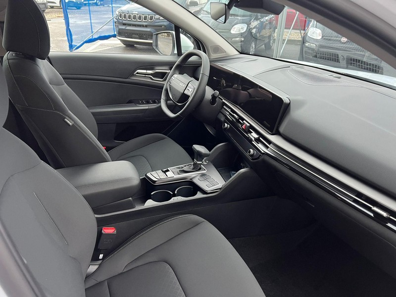 7 - Kia Sportage 1.6 crdi mhev business dct7