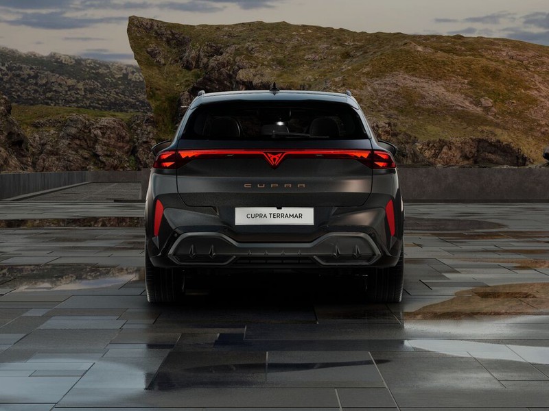 7 - Cupra Terramar 1.5 e-hybrid 204cv dsg
