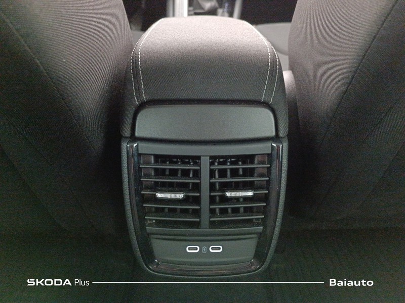 13 - Skoda Kamiq 1.0 tsi 110cv ambition