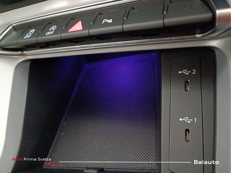 13 - Audi Q3 35 2.0 tdi business advanced s tronic